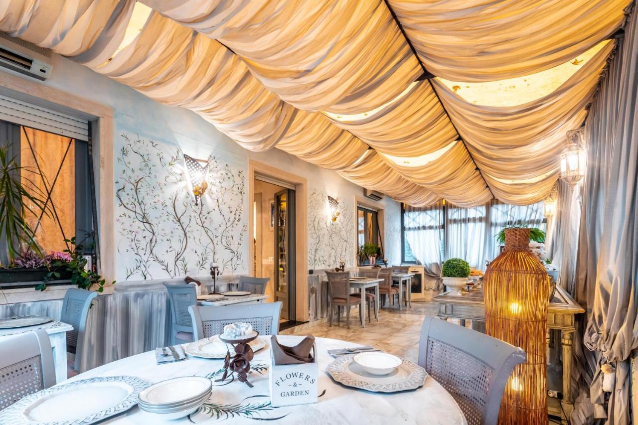 Hotel Luciana Marina di Massa Kültér fotó